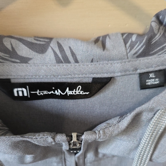 Travis Mathew Gray Athletic Sweatshirt Hoodie - Picture 2 of 10